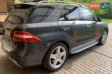 Внедорожник / Кроссовер Mercedes-Benz M-Class 2014 в 
