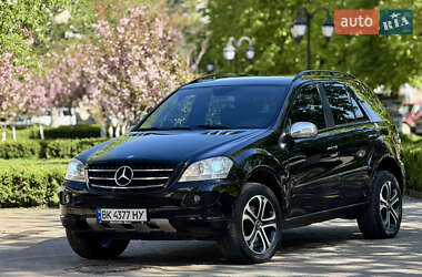 Позашляховик / Кросовер Mercedes-Benz M-Class 2007 в 