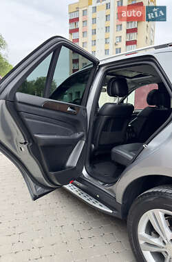 Внедорожник / Кроссовер Mercedes-Benz M-Class 2013 в 