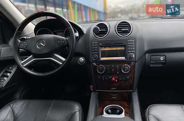 Внедорожник / Кроссовер Mercedes-Benz M-Class 2009 в 
