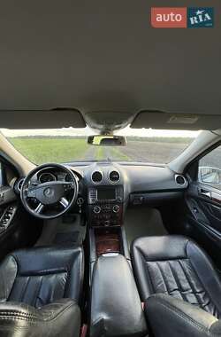 Внедорожник / Кроссовер Mercedes-Benz M-Class 2005 в 