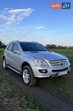 Внедорожник / Кроссовер Mercedes-Benz M-Class 2005 в 