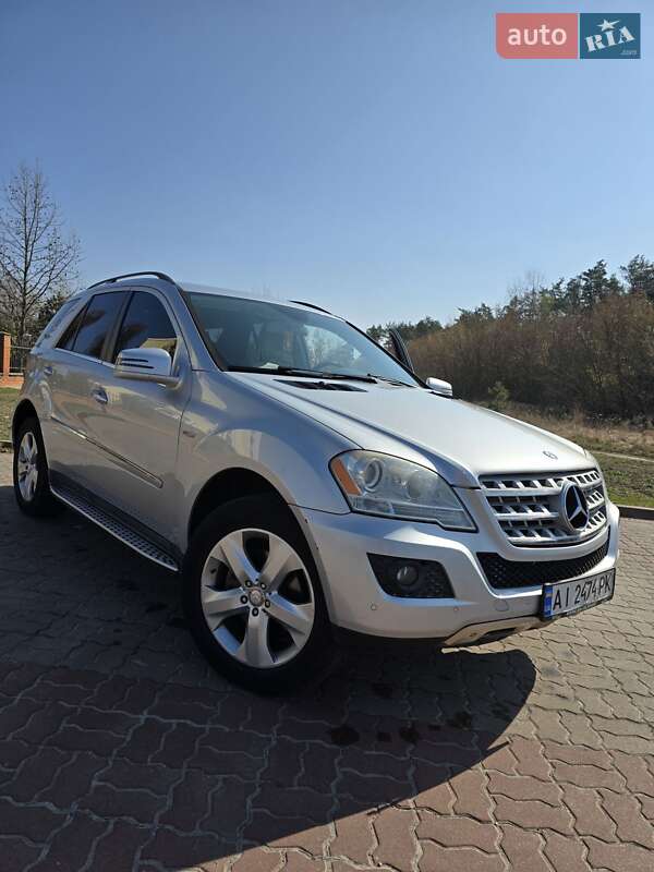 Позашляховик / Кросовер Mercedes-Benz M-Class 2010 в Обухові