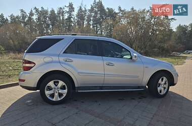 Позашляховик / Кросовер Mercedes-Benz M-Class 2010 в 