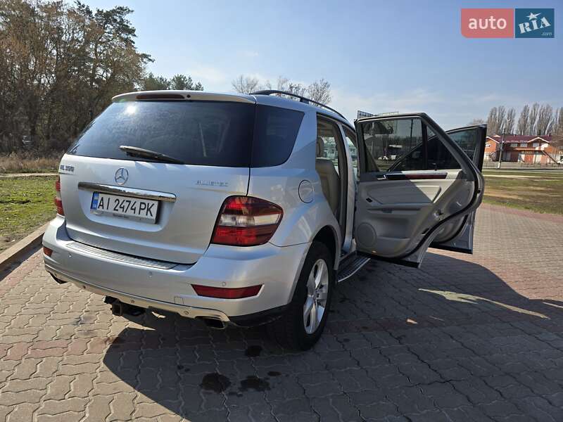 Позашляховик / Кросовер Mercedes-Benz M-Class 2010 в Обухові