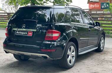 Внедорожник / Кроссовер Mercedes-Benz M-Class 2011 в 