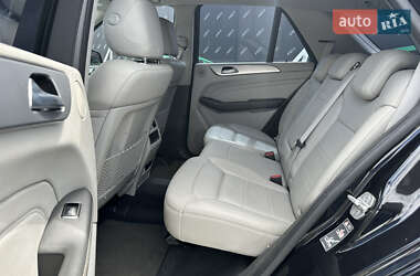 Позашляховик / Кросовер Mercedes-Benz M-Class 2012 в 