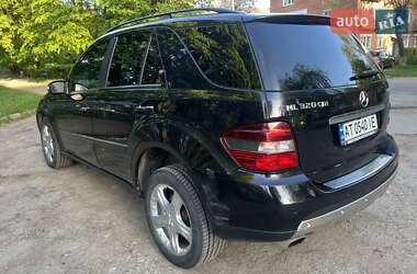 Позашляховик / Кросовер Mercedes-Benz M-Class 2006 в 