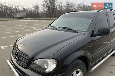 Позашляховик / Кросовер Mercedes-Benz M-Class 2001 в 