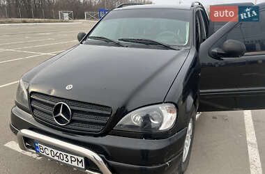 Позашляховик / Кросовер Mercedes-Benz M-Class 2001 в 