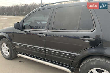 Позашляховик / Кросовер Mercedes-Benz M-Class 2001 в 