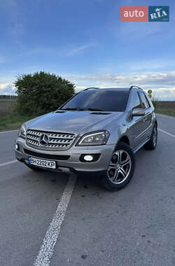 Позашляховик / Кросовер Mercedes-Benz M-Class 2005 в 
