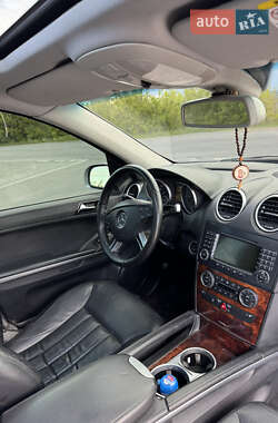Позашляховик / Кросовер Mercedes-Benz M-Class 2005 в 