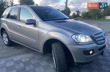 Позашляховик / Кросовер Mercedes-Benz M-Class 2006 в 