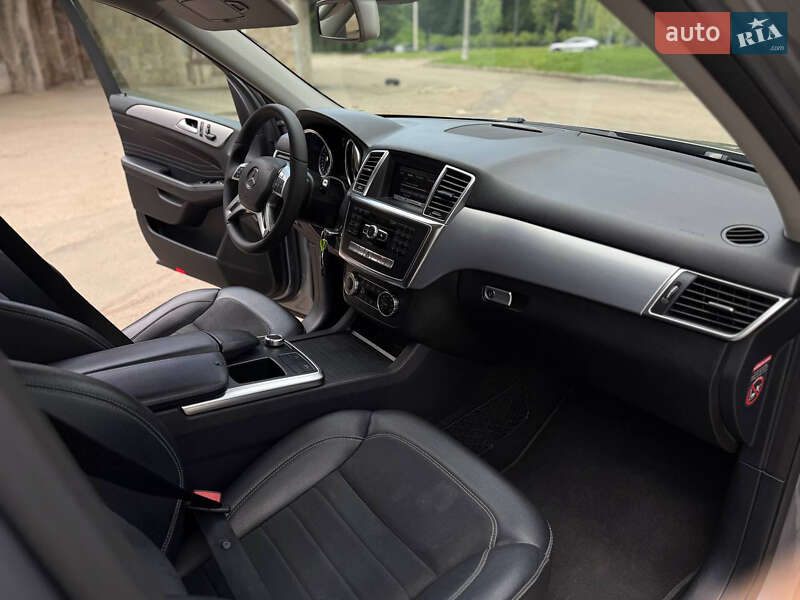 Внедорожник / Кроссовер Mercedes-Benz M-Class 2014 в Калуше