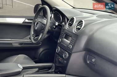 Внедорожник / Кроссовер Mercedes-Benz M-Class 2006 в 