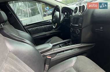 Внедорожник / Кроссовер Mercedes-Benz M-Class 2006 в 