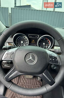 Внедорожник / Кроссовер Mercedes-Benz M-Class 2013 в 