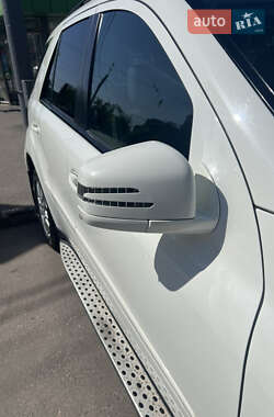 Внедорожник / Кроссовер Mercedes-Benz M-Class 2010 в 