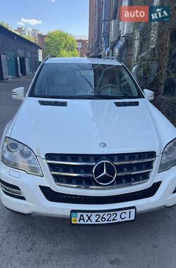 Внедорожник / Кроссовер Mercedes-Benz M-Class 2010 в 