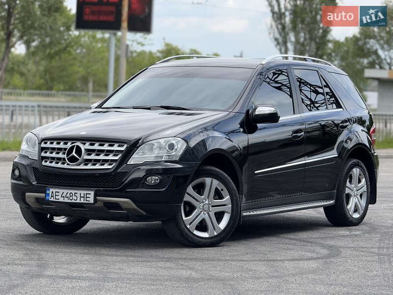 Внедорожник / Кроссовер Mercedes-Benz M-Class 2010 в Днепре