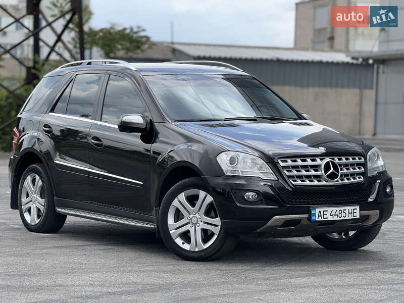Внедорожник / Кроссовер Mercedes-Benz M-Class 2010 в Днепре