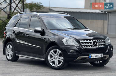 Внедорожник / Кроссовер Mercedes-Benz M-Class 2010 в 