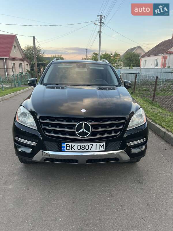 Позашляховик / Кросовер Mercedes-Benz M-Class 2011 в 
