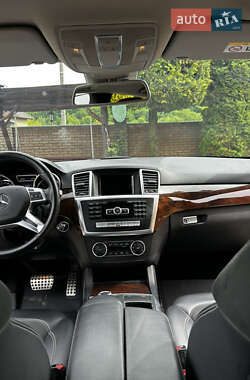 Внедорожник / Кроссовер Mercedes-Benz M-Class 2015 в 