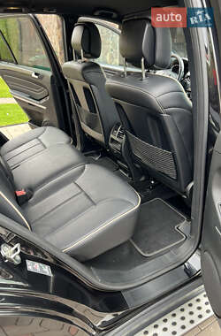 Внедорожник / Кроссовер Mercedes-Benz M-Class 2011 в 