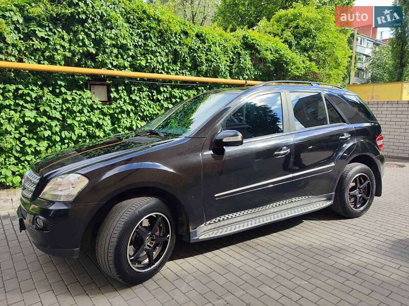 Mercedes-Benz M-Class 2006