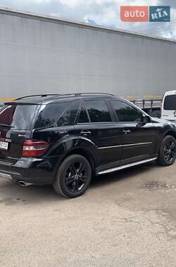 Внедорожник / Кроссовер Mercedes-Benz M-Class 2005 в 