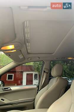 Внедорожник / Кроссовер Mercedes-Benz M-Class 2005 в 