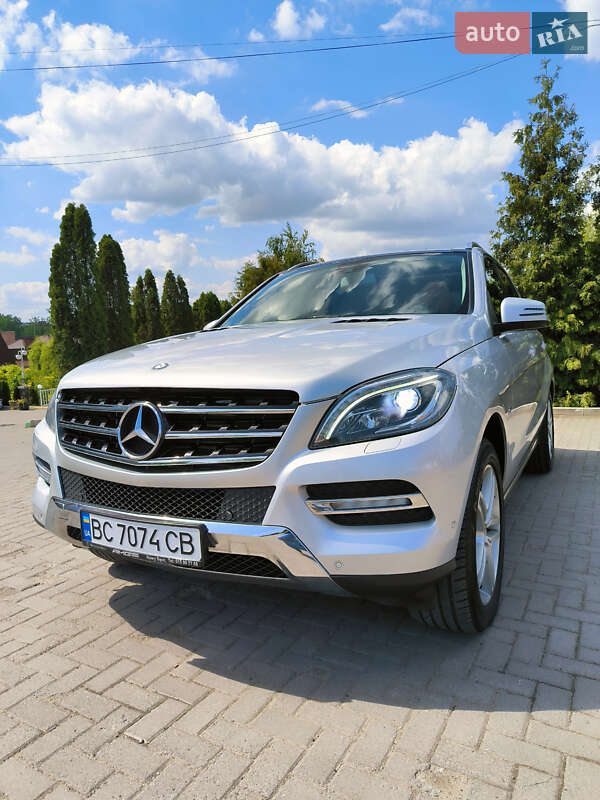 Позашляховик / Кросовер Mercedes-Benz M-Class 2013 в 