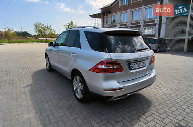 Позашляховик / Кросовер Mercedes-Benz M-Class 2013 в 