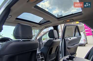 Позашляховик / Кросовер Mercedes-Benz M-Class 2013 в 