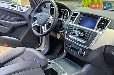 Позашляховик / Кросовер Mercedes-Benz M-Class 2013 в 