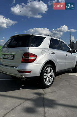 Внедорожник / Кроссовер Mercedes-Benz M-Class 2010 в 