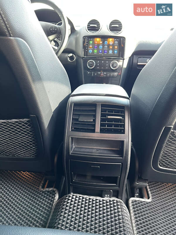 Позашляховик / Кросовер Mercedes-Benz M-Class 2010 в Києві