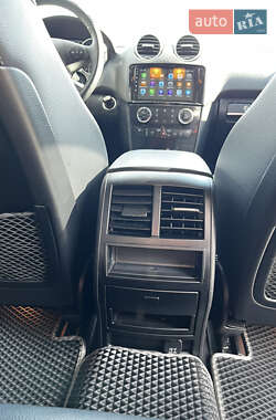 Внедорожник / Кроссовер Mercedes-Benz M-Class 2010 в 