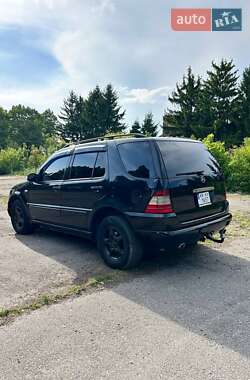 Внедорожник / Кроссовер Mercedes-Benz M-Class 1999 в 