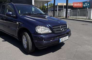 Внедорожник / Кроссовер Mercedes-Benz M-Class 2000 в 