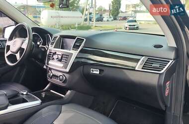 Внедорожник / Кроссовер Mercedes-Benz M-Class 2015 в 