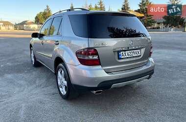 Позашляховик / Кросовер Mercedes-Benz M-Class 2008 в 