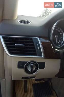 Внедорожник / Кроссовер Mercedes-Benz M-Class 2013 в 