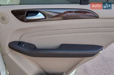 Внедорожник / Кроссовер Mercedes-Benz M-Class 2013 в 