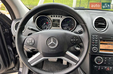 Внедорожник / Кроссовер Mercedes-Benz M-Class 2009 в 