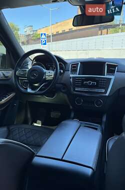 Внедорожник / Кроссовер Mercedes-Benz M-Class 2012 в 