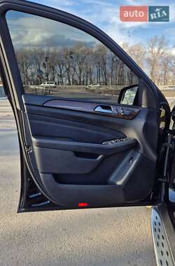 Внедорожник / Кроссовер Mercedes-Benz M-Class 2011 в 