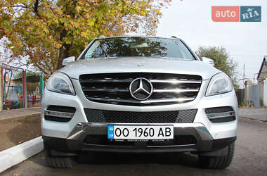 Внедорожник / Кроссовер Mercedes-Benz M-Class 2013 в 